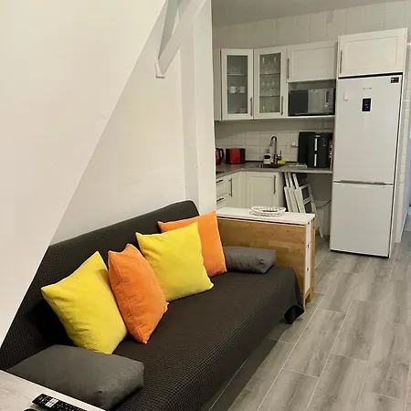 Orion's Moon Apartment *